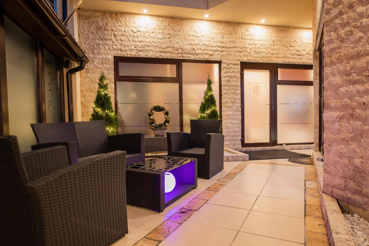 H & V Residence - Split Level Apartment Arad Luaran gambar